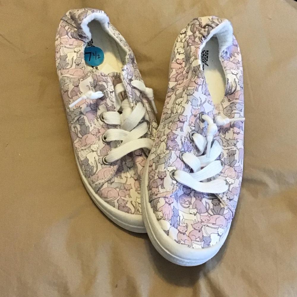 BOB’S CAT MOTIF LOW PROFILE SNEAKERS NEW, 7.5 - Picture 2 of 4